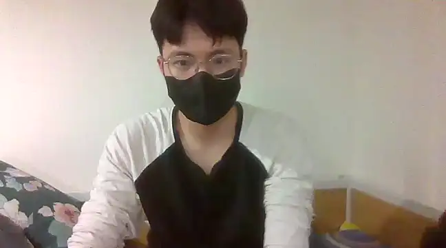 Snapshot of Gwencloudy chatting on 01.09.25 Gwencloudy online show from 01.09.25