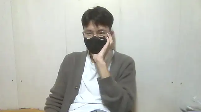 Snapshot of Gwencloudy chatting on 01.11.25 Gwencloudy online show from 01.11.25