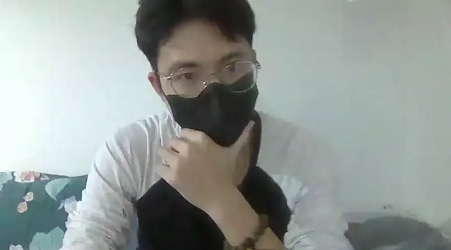 Snapshot of Gwencloudy chatting on 02.13.25 Gwencloudy online show from 02.13.25