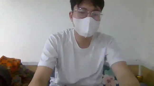 Snapshot of Gwencloudy chatting on 02.28.25 Gwencloudy online show from 02.28.25