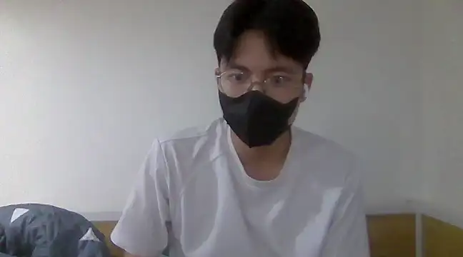 Snapshot of Gwencloudy chatting on 03.16.25 Gwencloudy online show from 03.16.25
