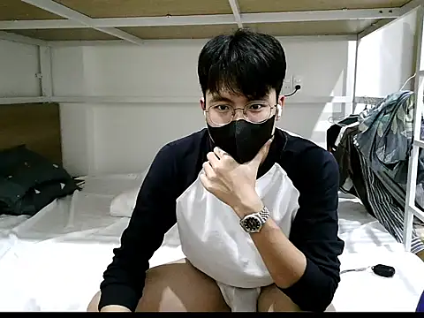 Snapshot of Gwencloudy chatting on 10.15.25 Gwencloudy online show from 10.15.25