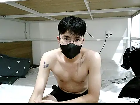 Snapshot of Gwencloudy chatting on 11.06.25 Gwencloudy online show from 11.06.25