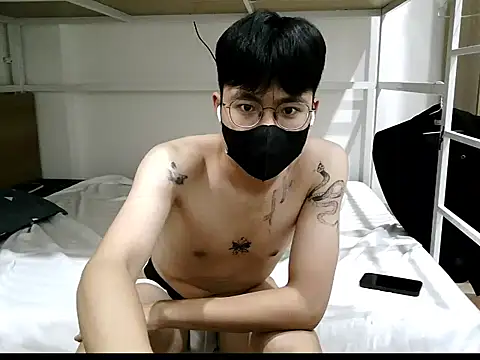 Snapshot of Gwencloudy chatting on 11.09.25 Gwencloudy online show from 11.09.25