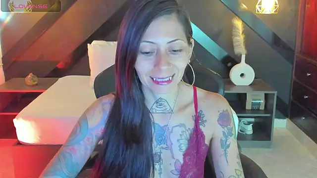 Snapshot of dark_gotica chatting on 05.09.26 dark gotica online show from 05.09.26