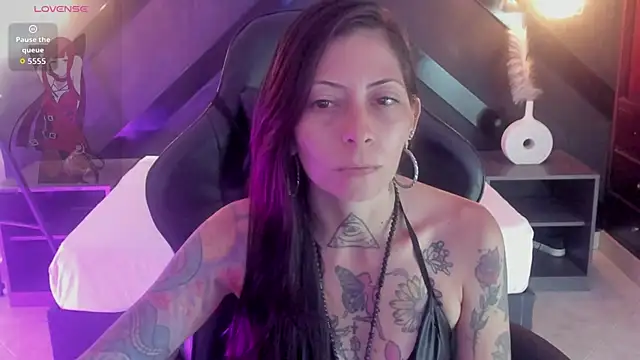Snapshot of dark_gotica chatting on 06.16.26 dark gotica online show from 06.16.26