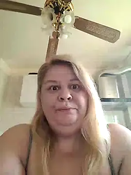 Snapshot of AriannaMilf chatting on 11.05.25 AriannaMilf online show from 11.05.25