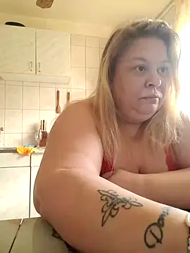 Snapshot of AriannaMilf chatting on 12.01.25 AriannaMilf online show from 12.01.25