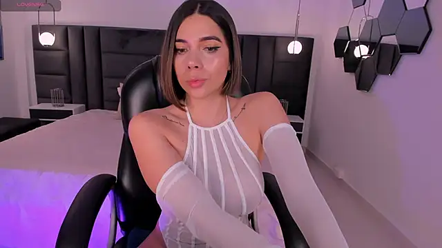 AmyWalker  online show from 02.01.25