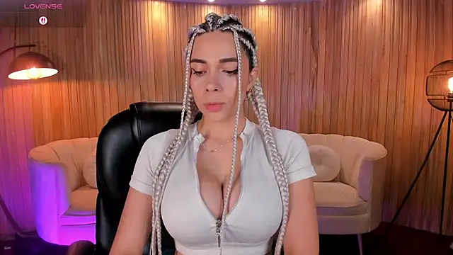 AmyWalker  online show from 02.24.25