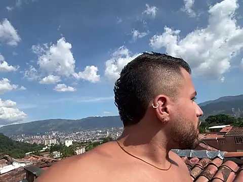 Juan Castano online show from 01.15.25