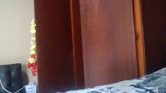 Snapshot of ShooingBunch chatting on 12.04.25 ShooingBunch online show from 12.04.25