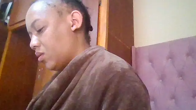 Snapshot of ShooingBunch chatting on 12.15.25 ShooingBunch online show from 12.15.25