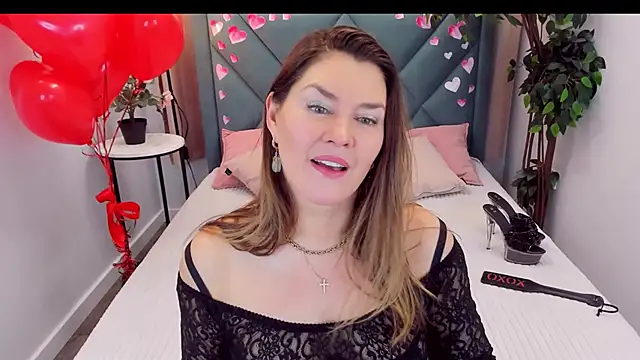 Snapshot of Adele_Russo chatting on 02.12.25 Adele Russo online show from 02.12.25