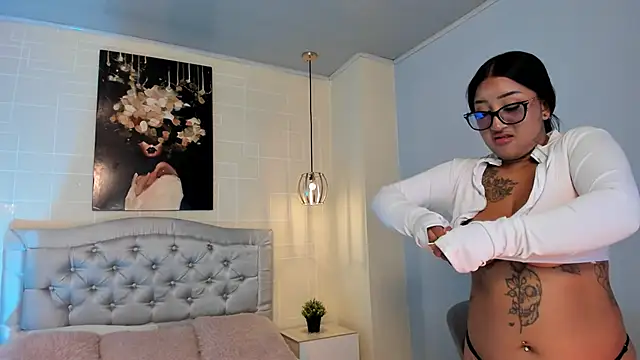 Snapshot of ayshel__ chatting on 02.20.25 ayshel online show from 02.20.25