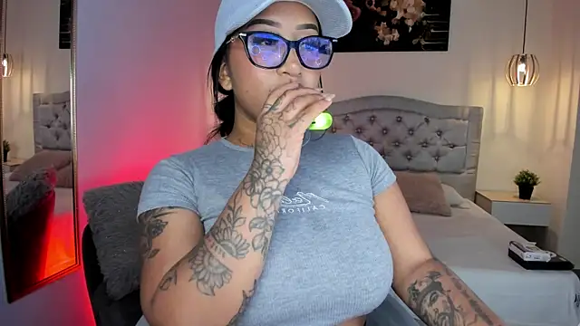 Snapshot of ayshel__ chatting on 03.20.25 ayshel online show from 03.20.25