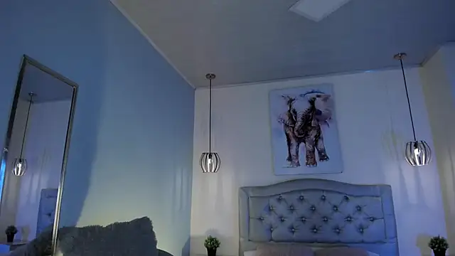 Snapshot of ayshel__ chatting on 10.28.25 ayshel online show from 10.28.25