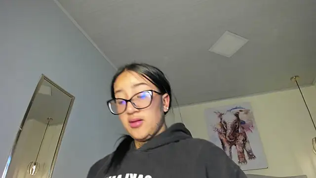 Snapshot of ayshel__ chatting on 11.01.25 ayshel online show from 11.01.25