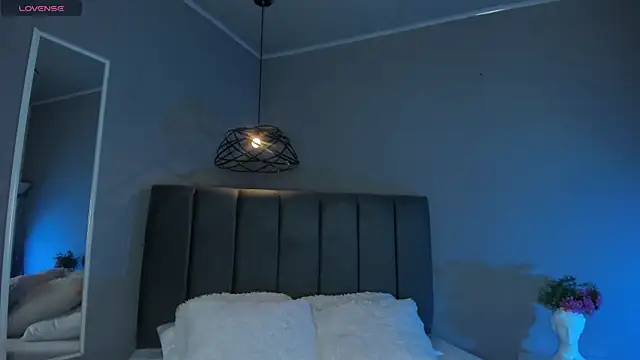 Snapshot of ayshel__ chatting on 11.19.25 ayshel online show from 11.19.25