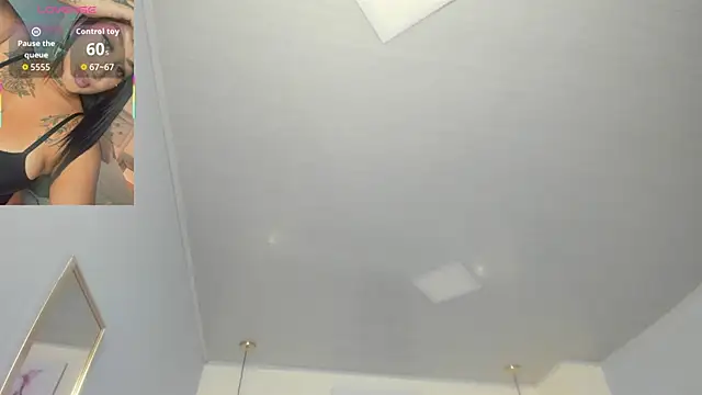 Snapshot of ayshel__ chatting on 11.21.25 ayshel online show from 11.21.25