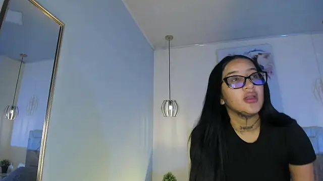 Snapshot of ayshel__ chatting on 11.26.25 ayshel online show from 11.26.25