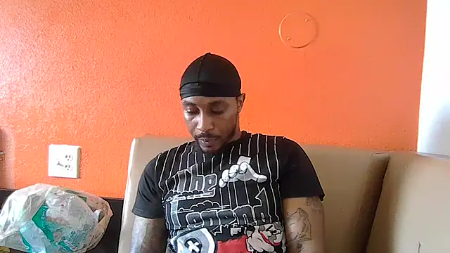 Snapshot of Stressreliever82 chatting on 03.22.25 Stressreliever82 online show from 03.22.25