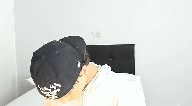 angelcortes online show from 03.04.25