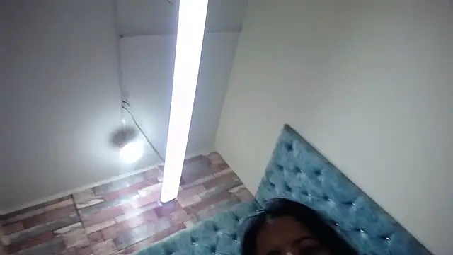 Snapshot of HornySkinny26 chatting on 02.19.25 HornySkinny26 online show from 02.19.25