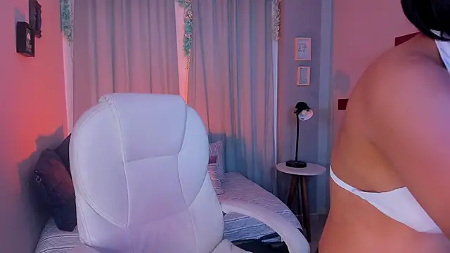 CoralineRicce  online show from 02.14.25