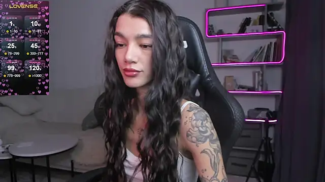 Snapshot of vinkitinkii chatting on 01.10.25 vinkitinkii online show from 01.10.25