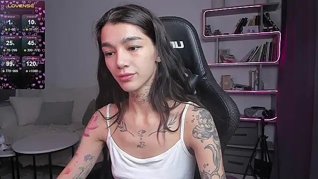 Snapshot of vinkitinkii chatting on 01.11.25 vinkitinkii online show from 01.11.25