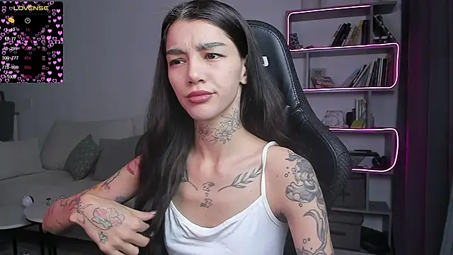 Snapshot of vinkitinkii chatting on 01.12.25 vinkitinkii online show from 01.12.25