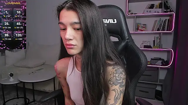 Snapshot of vinkitinkii chatting on 01.15.25 vinkitinkii online show from 01.15.25