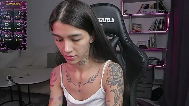 Snapshot of vinkitinkii chatting on 01.23.25 vinkitinkii online show from 01.23.25