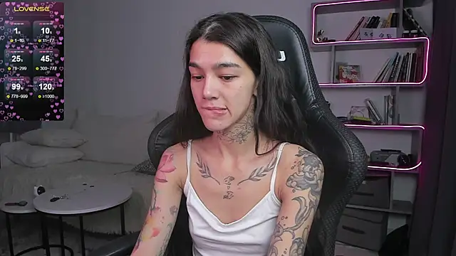 Snapshot of vinkitinkii chatting on 01.27.25 vinkitinkii online show from 01.27.25