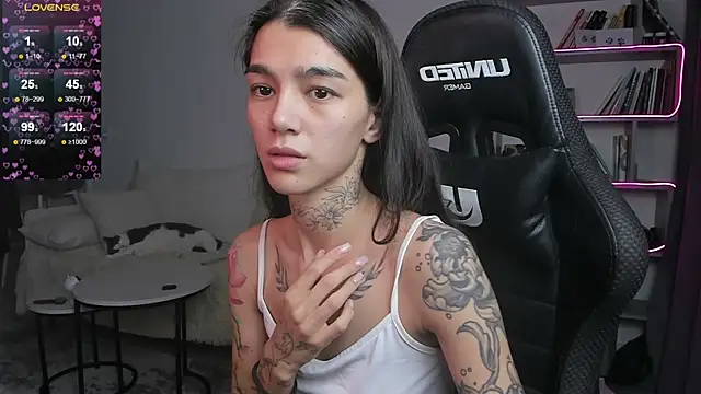 Snapshot of vinkitinkii chatting on 01.30.25 vinkitinkii online show from 01.30.25