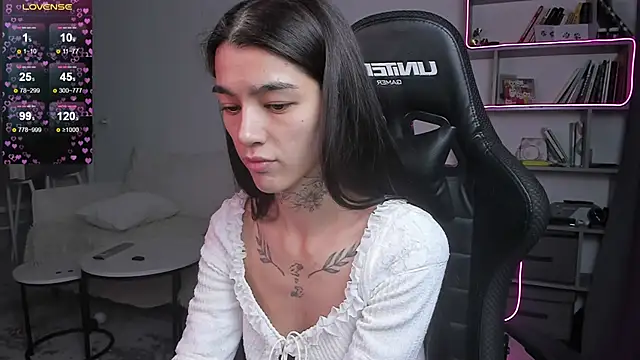 Snapshot of vinkitinkii chatting on 02.04.25 vinkitinkii online show from 02.04.25