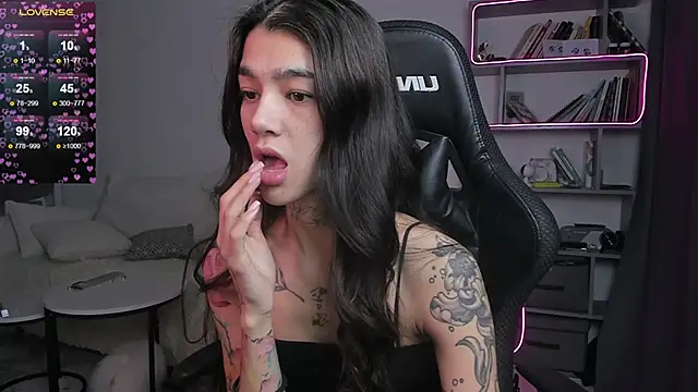 Snapshot of vinkitinkii chatting on 02.09.25 vinkitinkii online show from 02.09.25