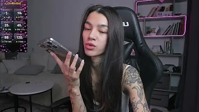 Snapshot of vinkitinkii chatting on 02.12.25 vinkitinkii online show from 02.12.25