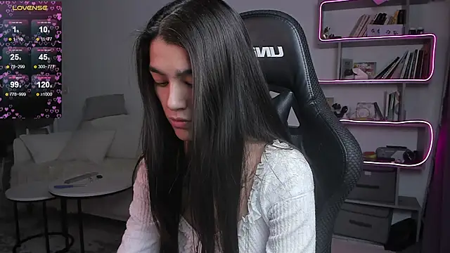 Snapshot of vinkitinkii chatting on 02.19.25 vinkitinkii online show from 02.19.25