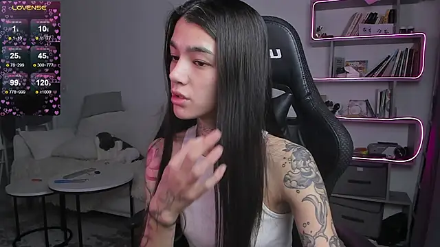 Snapshot of vinkitinkii chatting on 02.20.25 vinkitinkii online show from 02.20.25