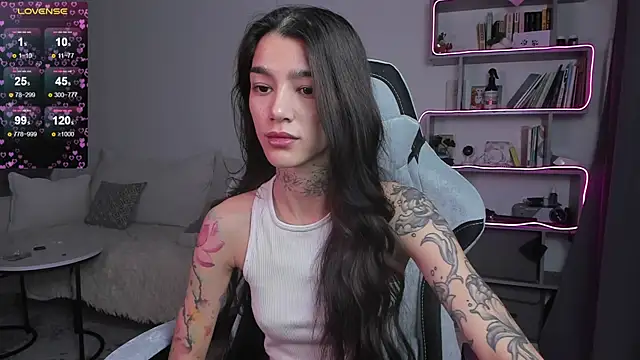 Snapshot of vinkitinkii chatting on 03.06.25 vinkitinkii online show from 03.06.25