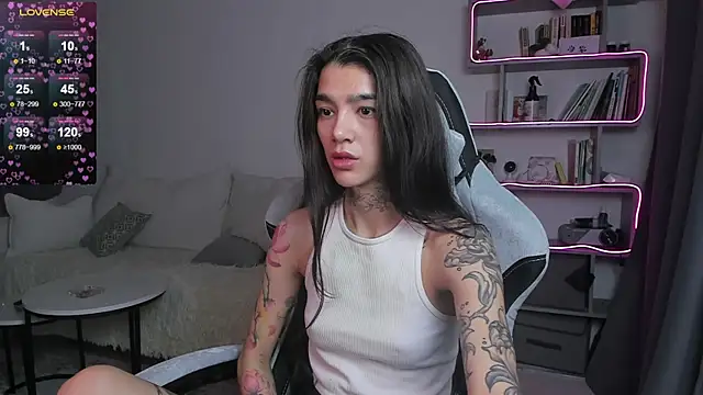 Snapshot of vinkitinkii chatting on 03.08.25 vinkitinkii online show from 03.08.25