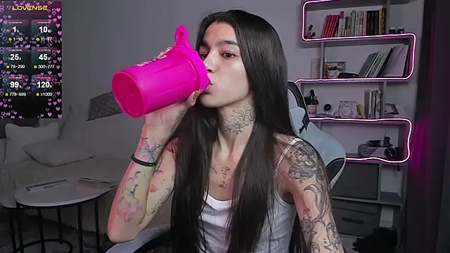 Snapshot of vinkitinkii chatting on 03.20.25 vinkitinkii online show from 03.20.25