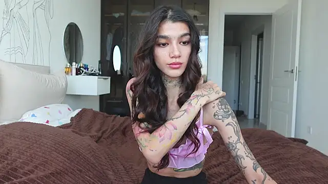 Snapshot of vinkitinkii chatting on 10.07.25 vinkitinkii online show from 10.07.25