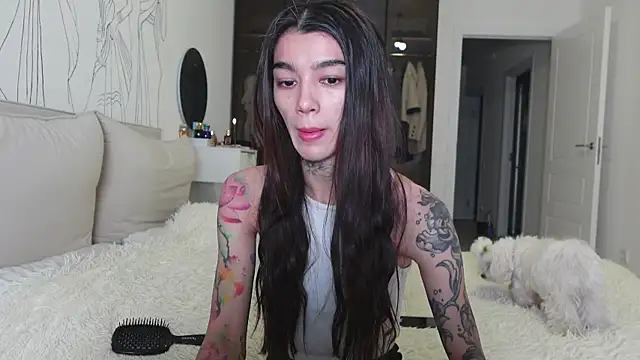 Snapshot of vinkitinkii chatting on 11.19.25 vinkitinkii online show from 11.19.25