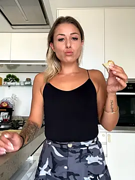 petrouchkaaa  online show from 09.09.25