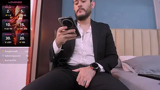 Snapshot of jeanpiere_ chatting on 11.30.25 jeanpiere online show from 11.30.25