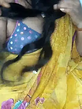 Snapshot of yours-kavaya chatting on 03.10.25 yours-kavaya online show from 03.10.25