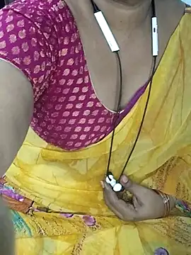 Snapshot of yours-kavaya chatting on 03.15.25 yours-kavaya online show from 03.15.25